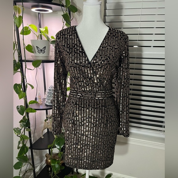 Quiz Elegant Black and Gold Sequin Dress - NWT - Picture 2 of 5